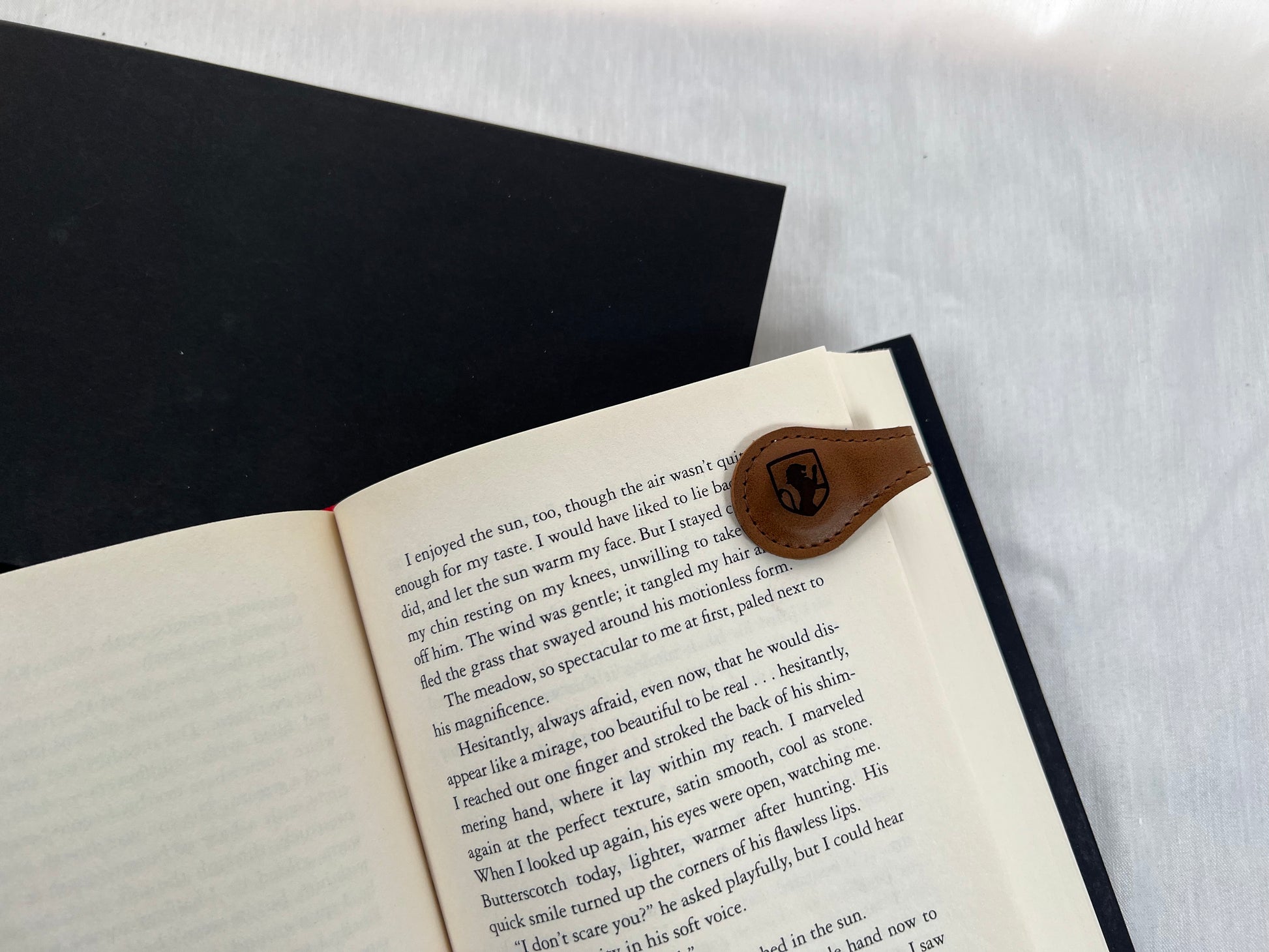 Magnetic Leather Hogwarts House Bookmarks - FountainDesignStudio